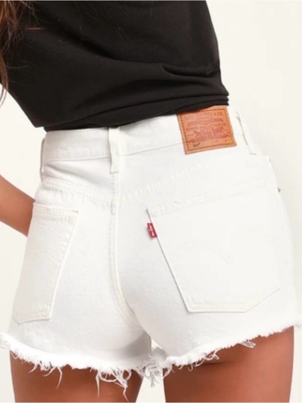Levi’s Ribcage Shorts - Picture 5 of 12
